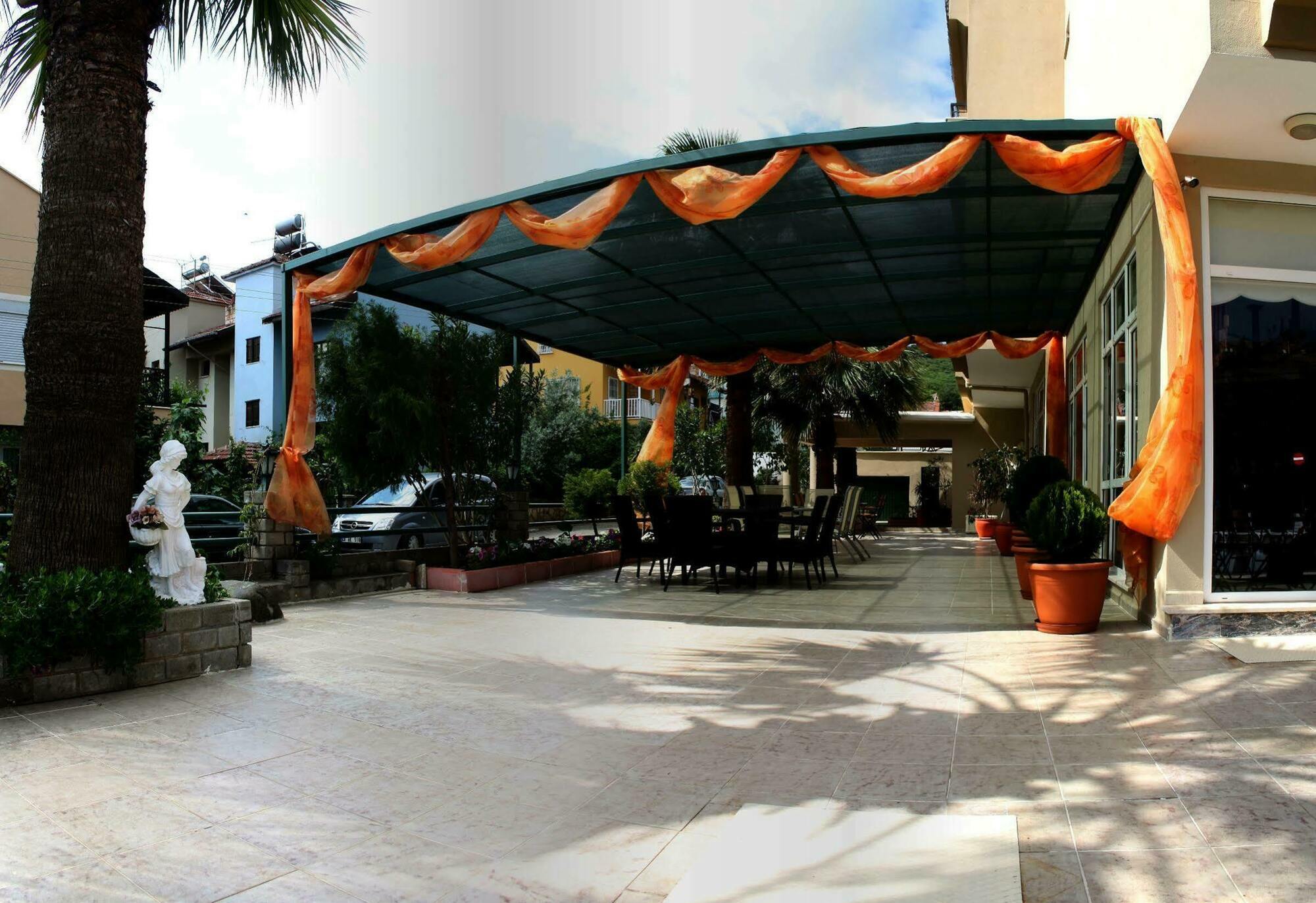 Club Dorado Hotel Мармарис Екстериор снимка
